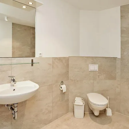 4 Person In Appartement *